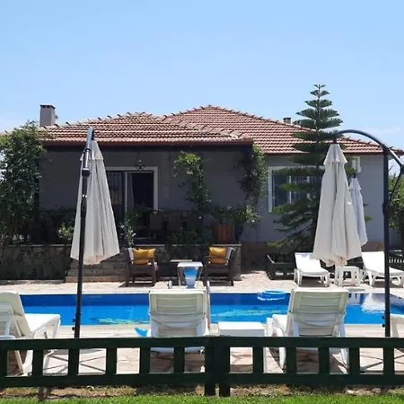 Outstanding House With Orchard And Private Pool In Ortaca, Mugla מוגלה